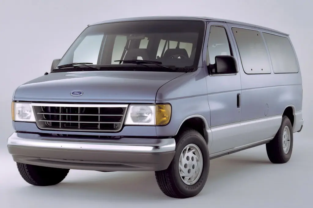بررسی Ford Econoline؛ تاریخچه و کاربردهای تجاری
