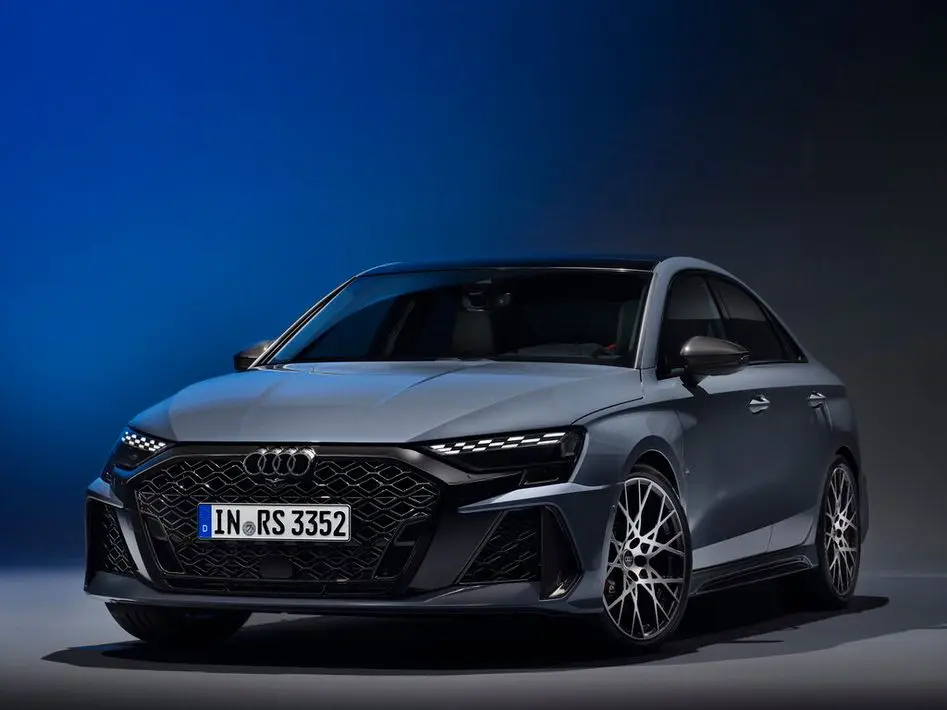 بررسی Audi RS3؛ مشخصات فنی و عملکرد