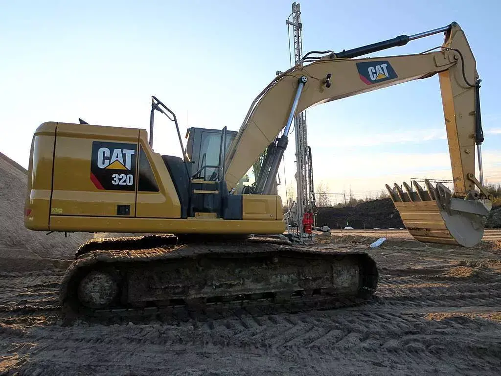 بررسی Caterpillar 320 (کاترپیلار ۳۲۰)؛ مشخصات فنی و کاربردها