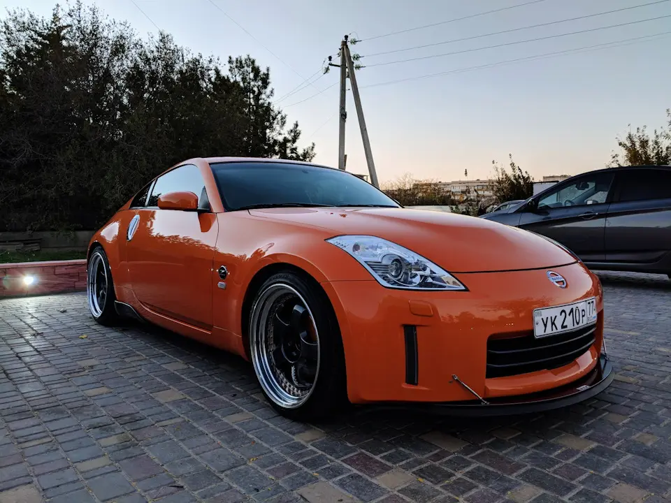 بررسی Nissan 350Z؛ مشخصات فنی و عملکرد