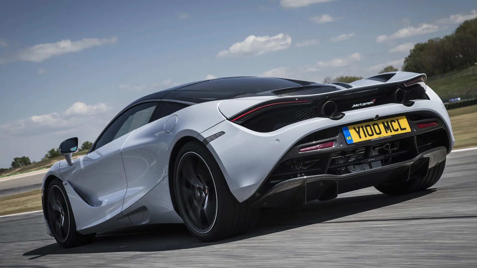 بررسی McLaren 720S؛ مشخصات فنی و عملکرد