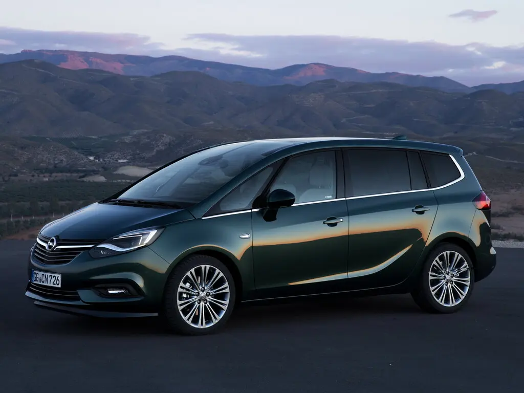 بررسی اوپل زافیرا (Opel Zafira)؛ مشخصات فنی و فضای کابین