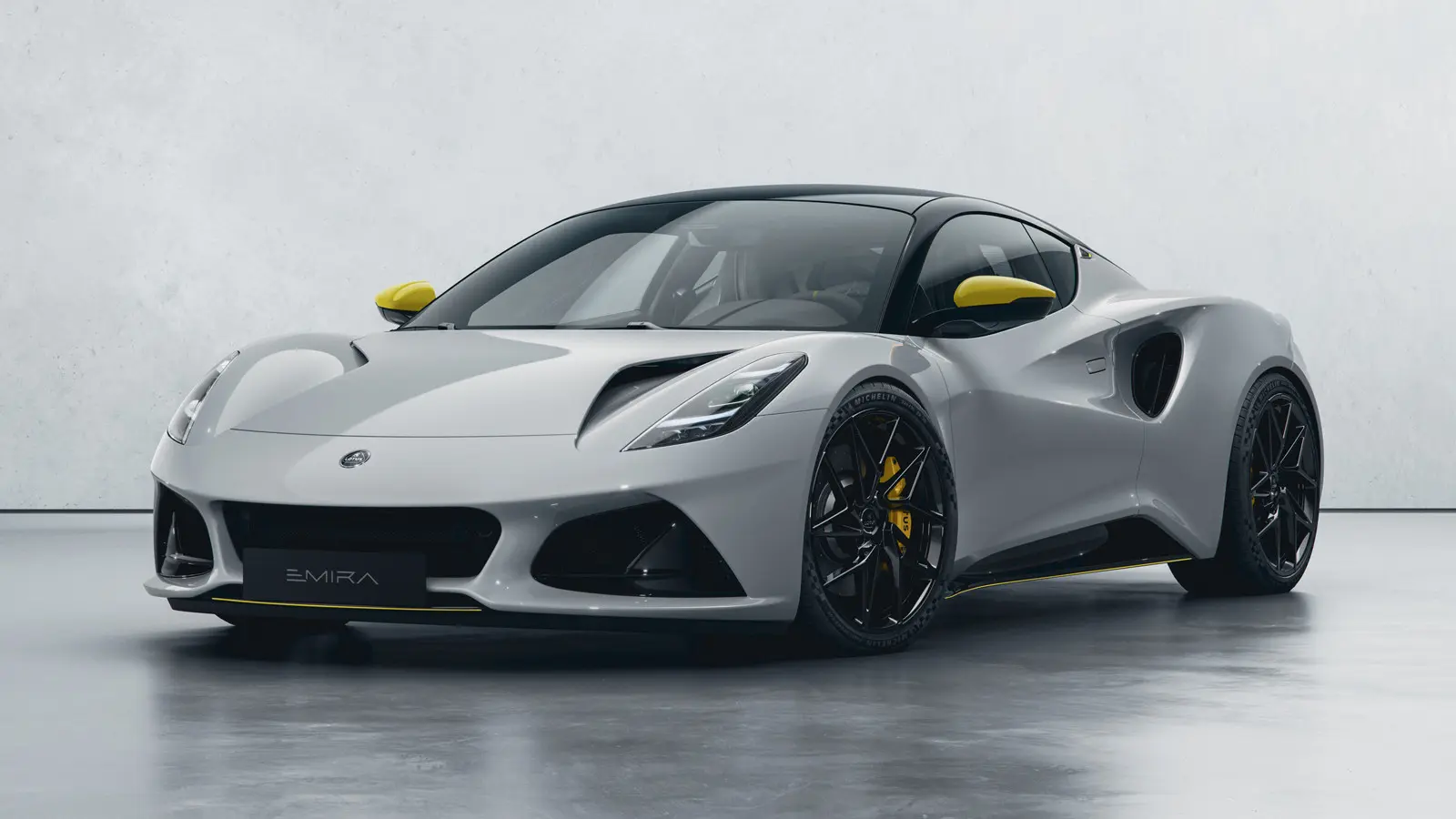 بررسی Lotus Emira؛ مشخصات فنی و عملکرد
