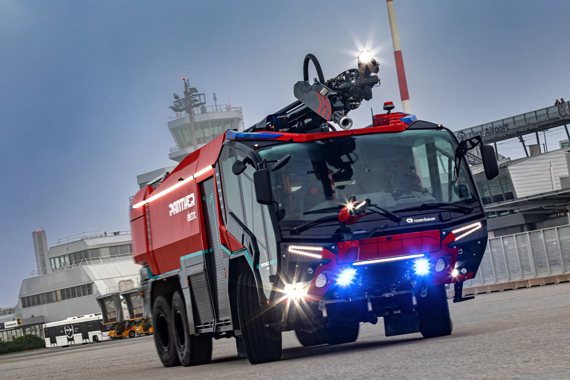 بررسی روزن‌باوئر Panther (Rosenbauer Panther)؛ مشخصات فنی خودرو آتش‌نشانی فرودگاهی