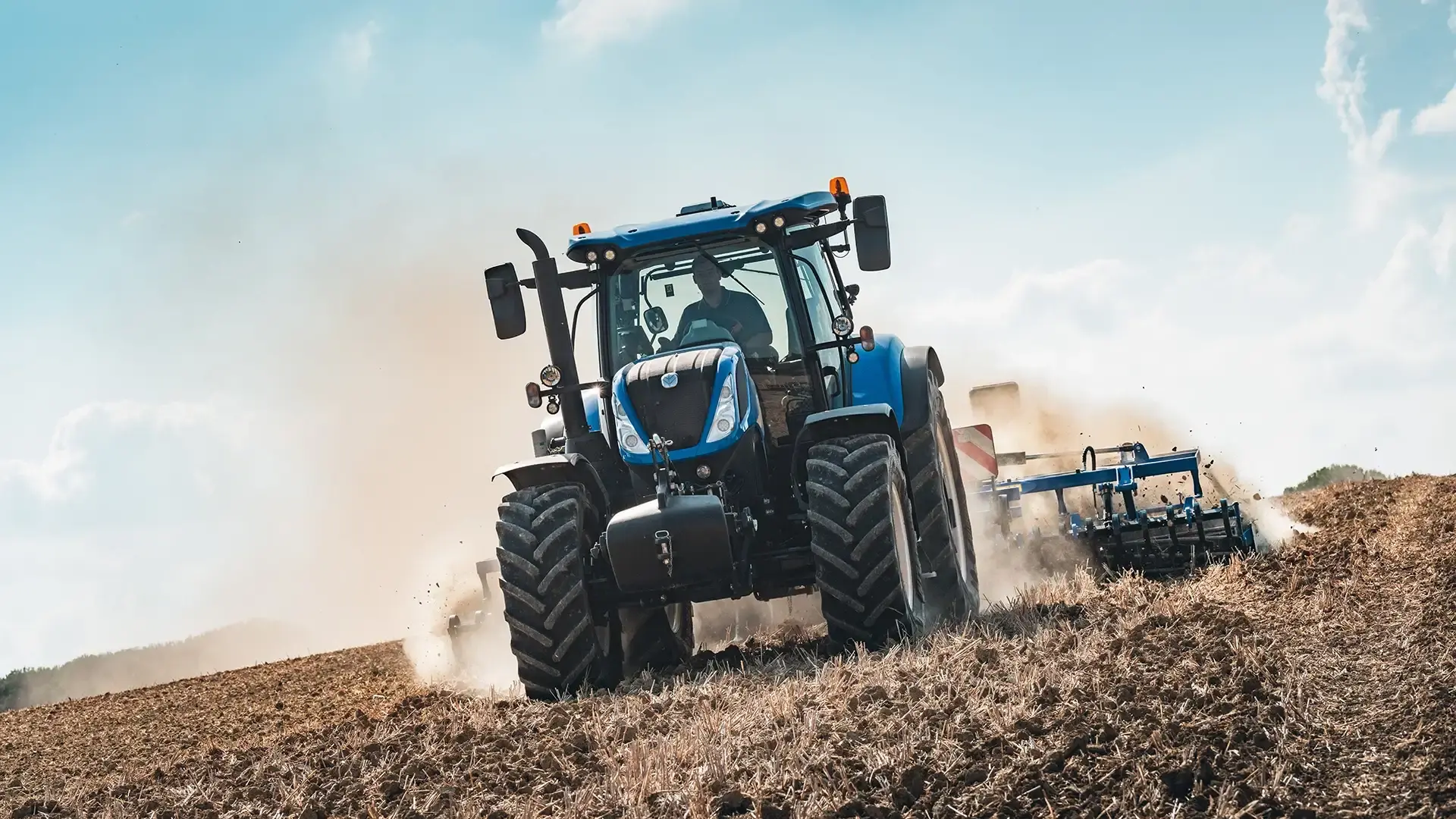 بررسی نیوهلند T7 (New Holland T7)؛ مشخصات فنی تراکتور
