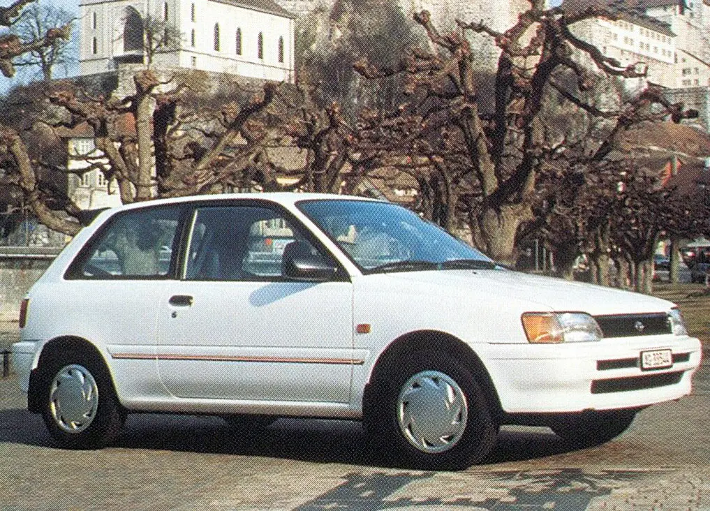 بررسی Toyota Starlet؛ تاریخچه و مشخصات فنی