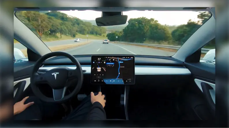 بررسی Tesla Autopilot (تسلا اتوپایلوت)؛ فناوری و قابلیت‌های رانندگی
