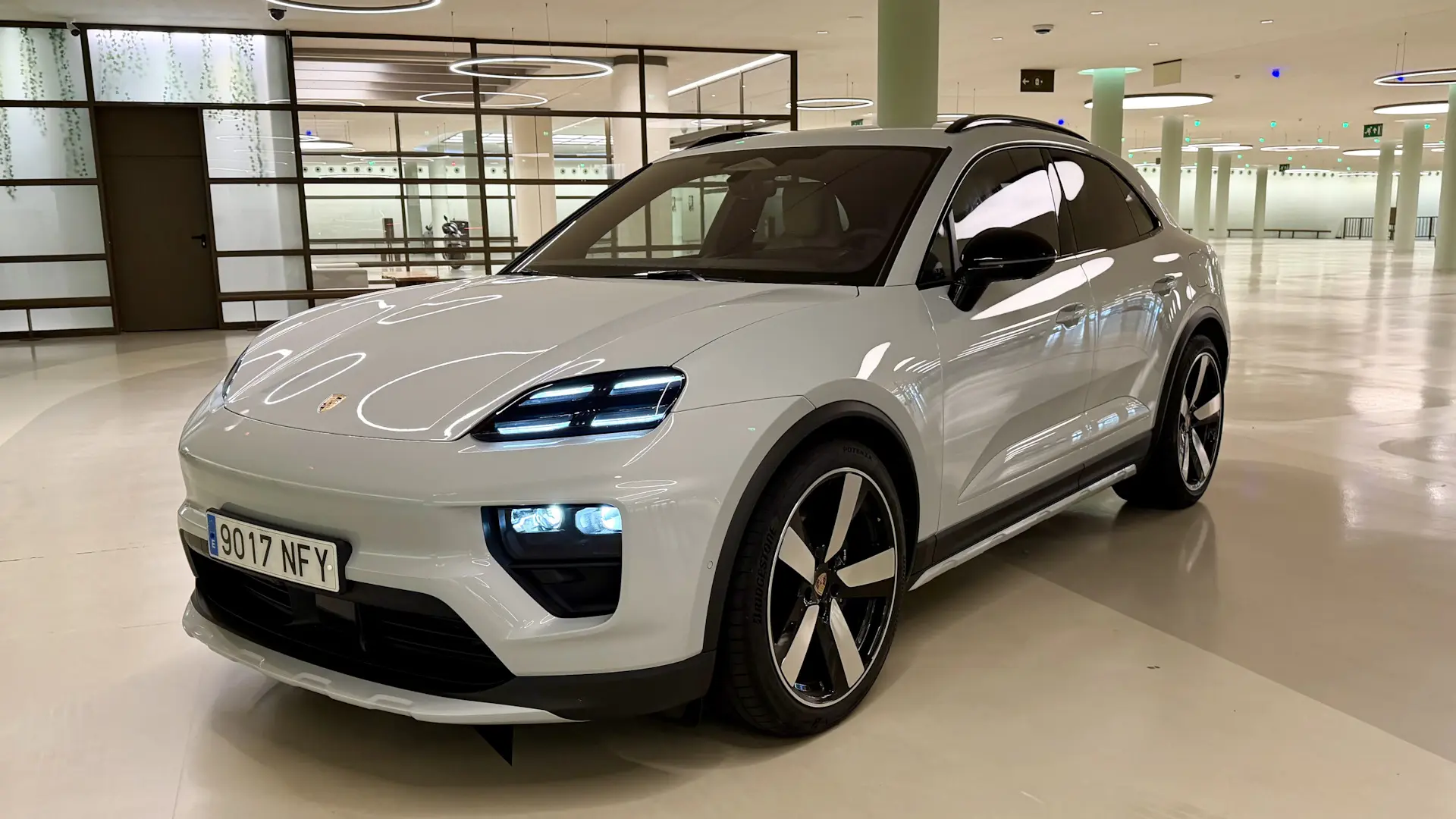 بررسی Porsche Macan؛ مشخصات فنی و امکانات