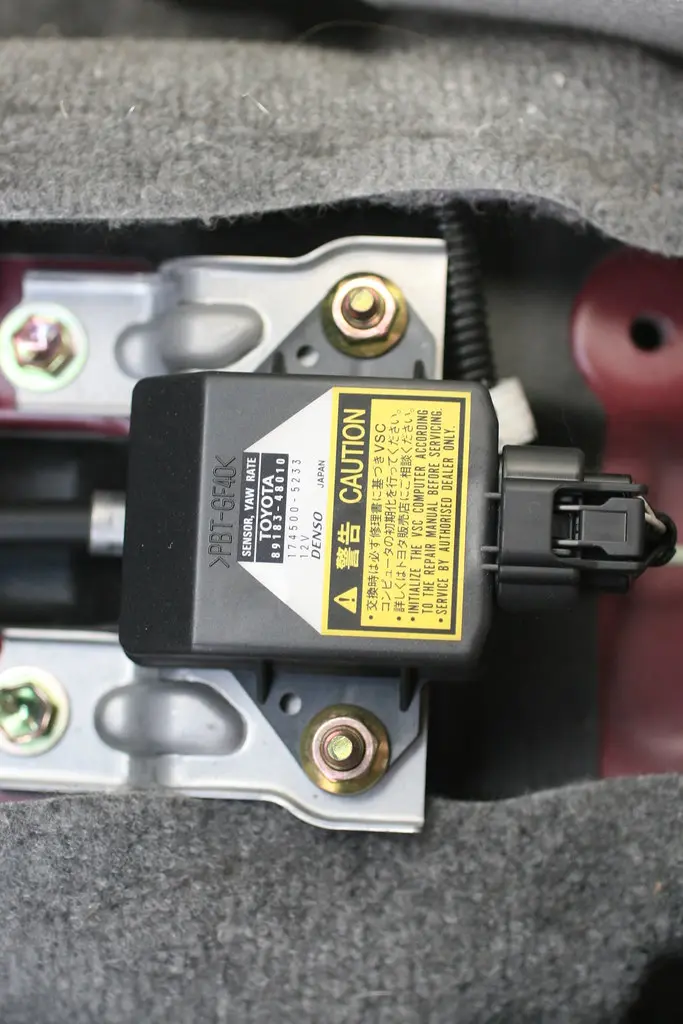 سنسور نرخ گردش — Yaw Rate Sensor
