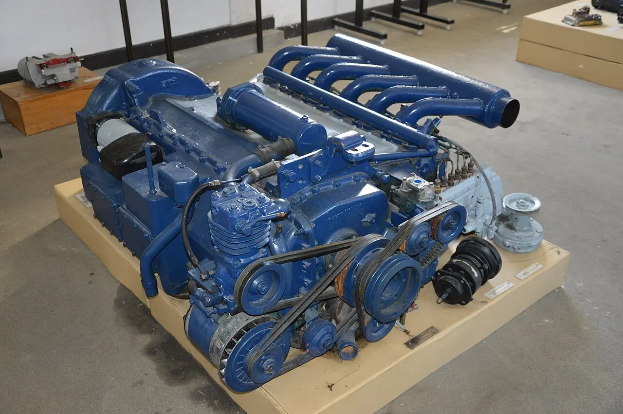 موتور اتوبوس — Bus Engine