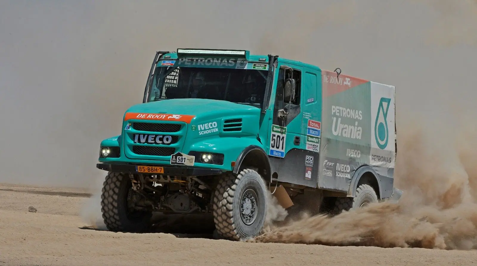 بررسی Iveco Powerstar Dakar؛ مشخصات فنی کامیون رالی