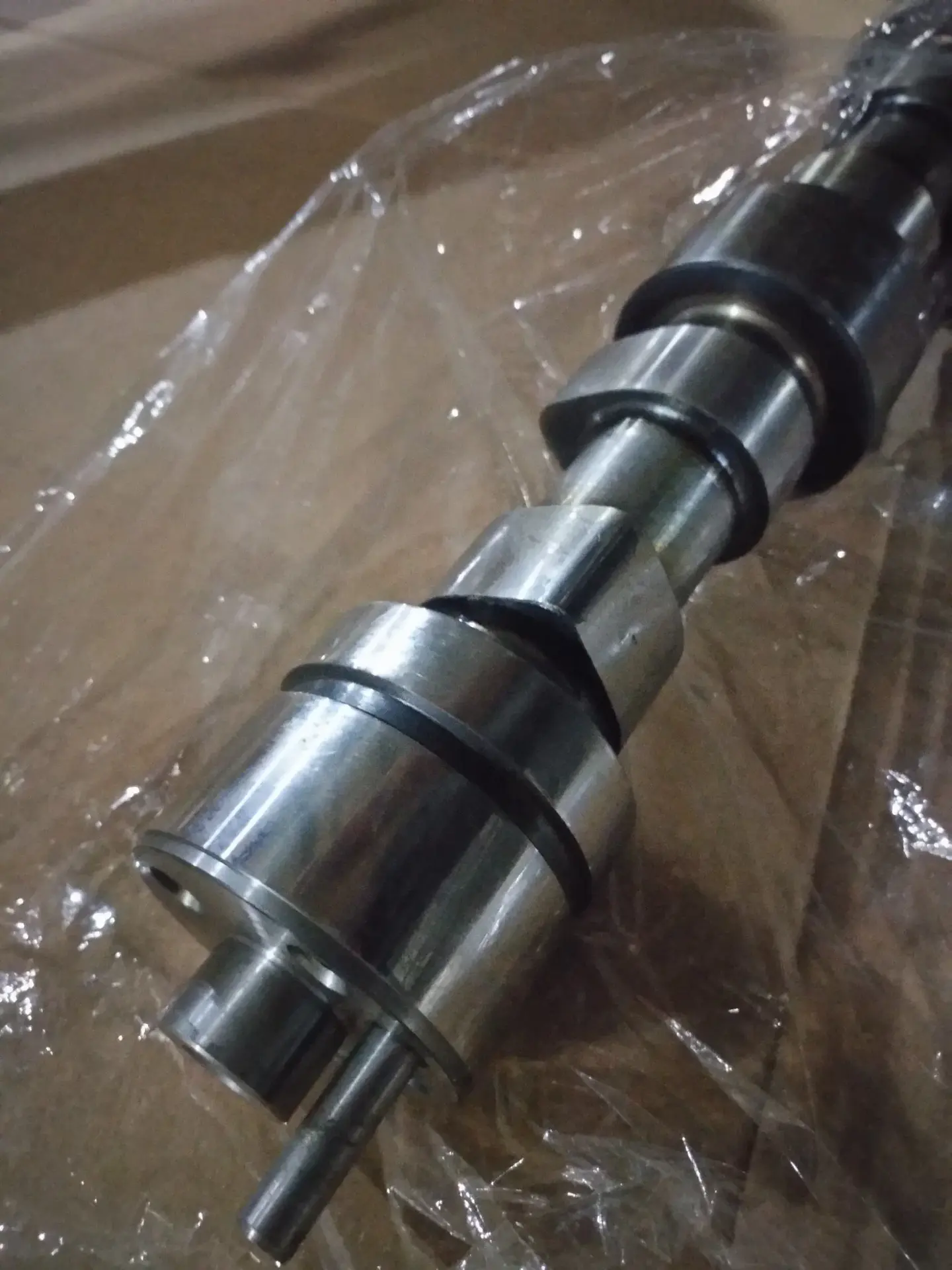 میل‌سوپاپ اتوبوس — Bus Camshaft