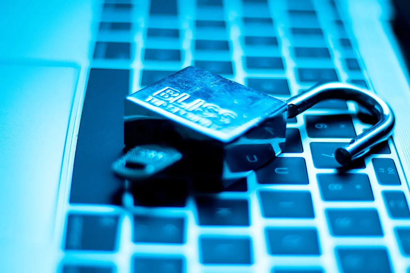 Keylogger چیست و چگونه اطلاعات تایپ‌شده را سرقت می‌کند؛ راهنمای کامل و کاربردی