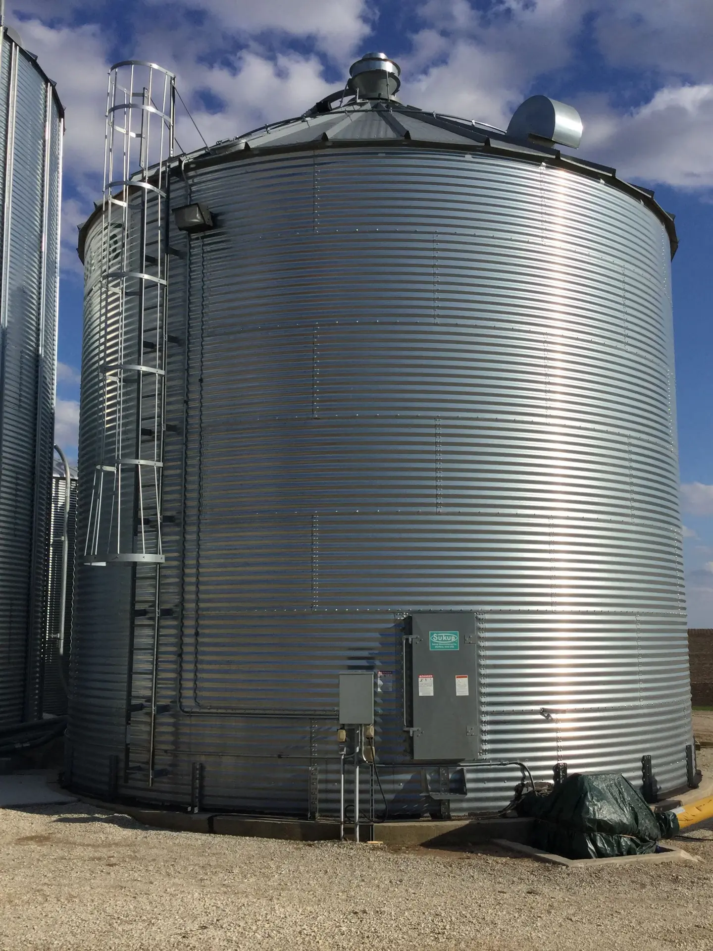 مخزن غلات — Grain Tank