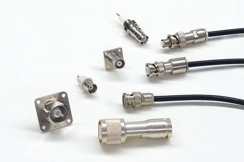 کانکتور ولتاژ بالا — High-Voltage Connector