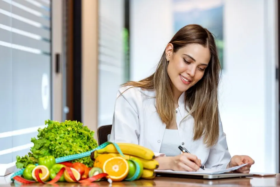مراحل زشک، متخصص تغذیه و مربی ورزشی مناسب انتخاب کنیم؛ راهنمای قدم‌به‌قدم