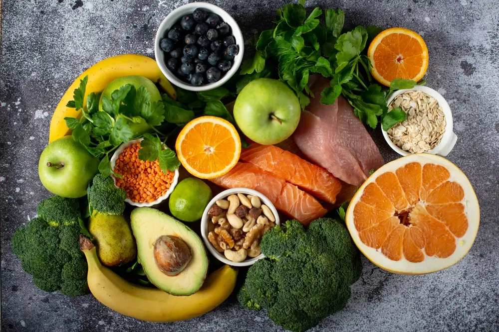 چه زمانی باید برای تغذیه به متخصص مراجعه کنیم؛ راهنمای کامل و کاربردی